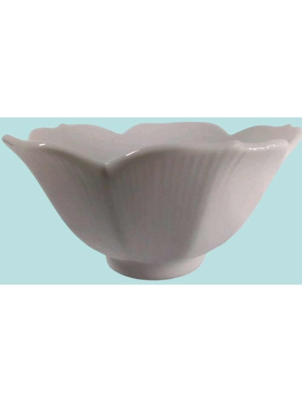 White Porcelain Lotus Flower-Shaped Bowl Ribbed Design Decorative Accent Or Serv